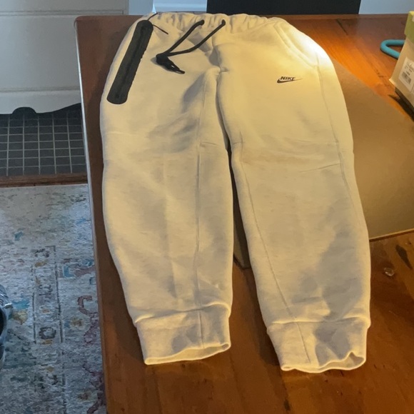 Nike tech fleece sweat pants - Picture 2 of 4